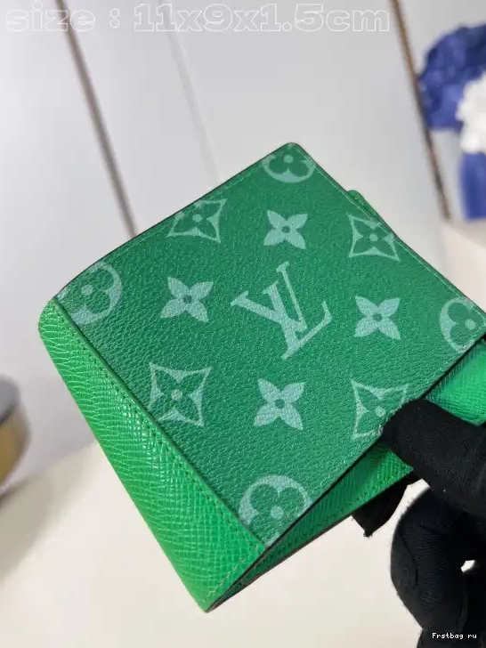 First bag ru VUITTON WALLET-11.5-9-1.5cm MULTIPLE LOUIS 0513